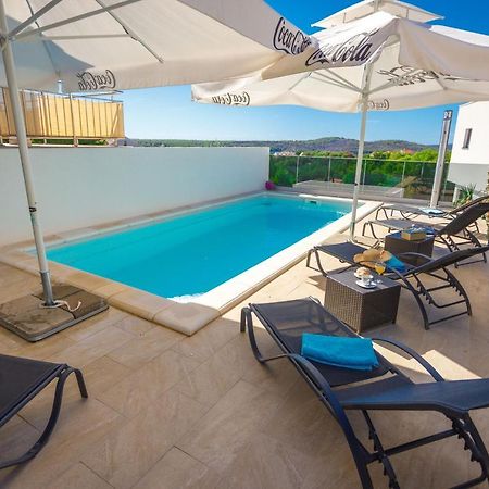 Apartment Jerry With Private Pool Milna  Exterior photo