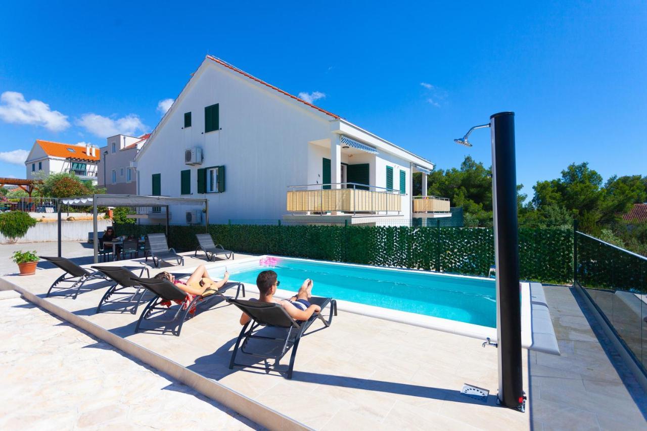 Apartment Jerry With Private Pool Milna  Exterior photo
