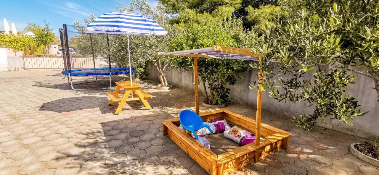 Apartment Jerry With Private Pool Milna  Exterior photo