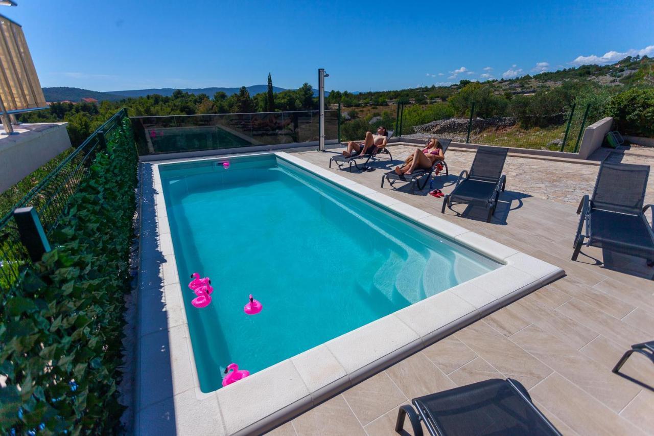 Apartment Jerry With Private Pool Milna  Exterior photo