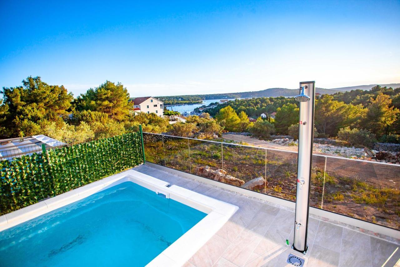 Apartment Jerry With Private Pool Milna  Exterior photo