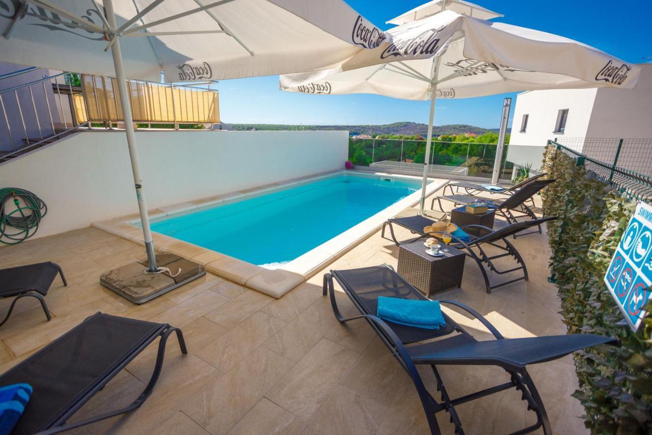 Apartment Jerry With Private Pool Milna  Exterior photo