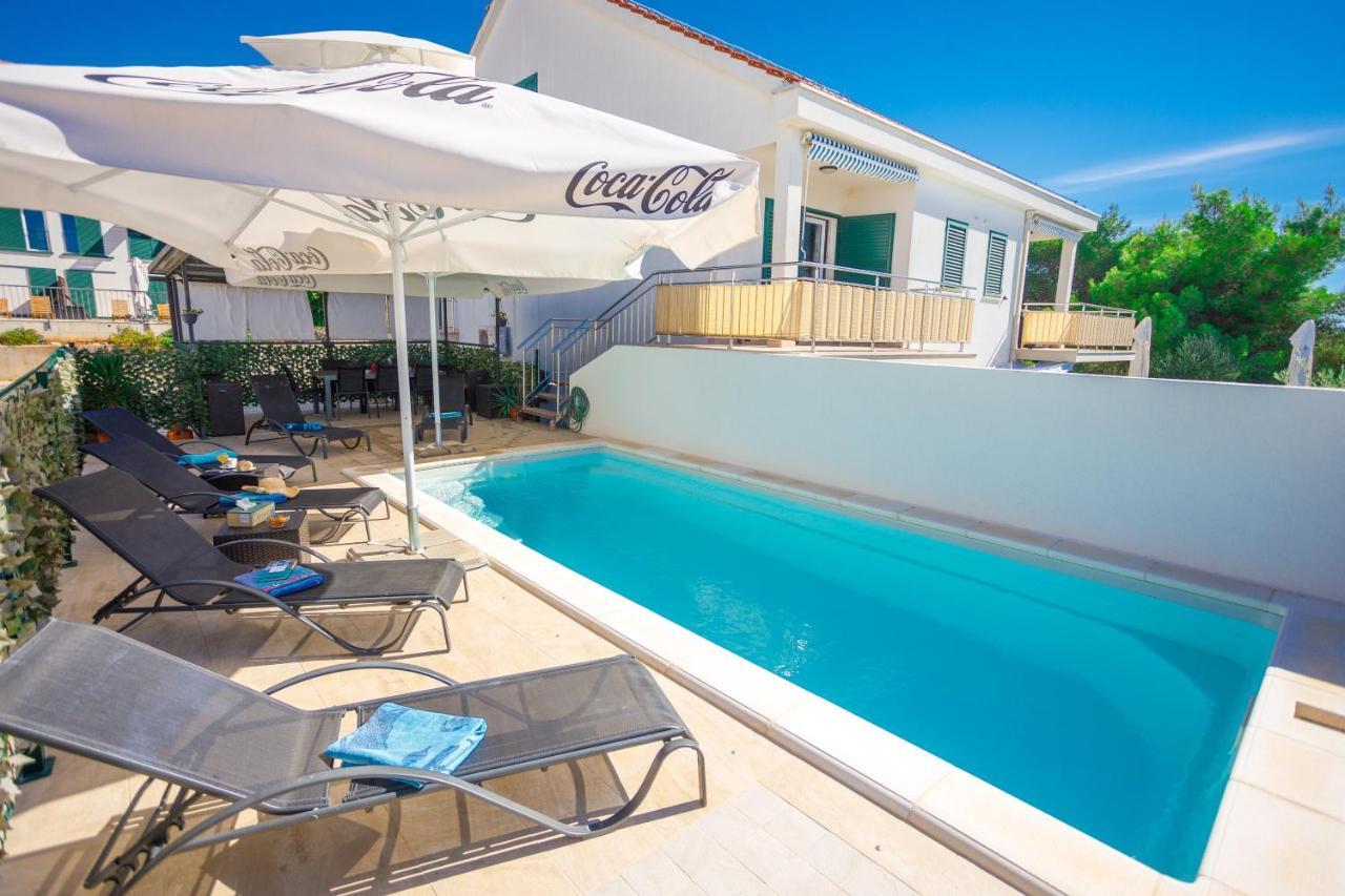 Apartment Jerry With Private Pool Milna  Exterior photo